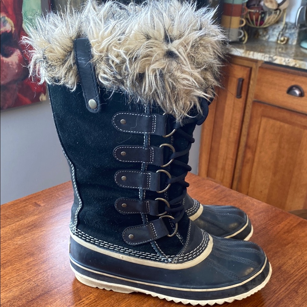Sorel Joan of Arctic Boots - Size 9